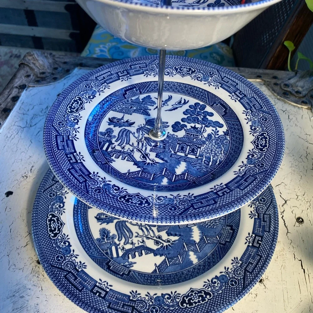 Blue Willow 3 Tired Cupcakes Stand - Picture 11 of 11